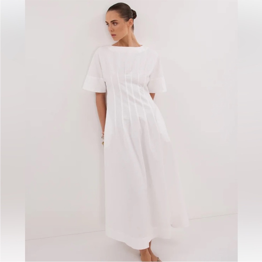 DISSH Elegant White Textured Short-Sleeve Dress